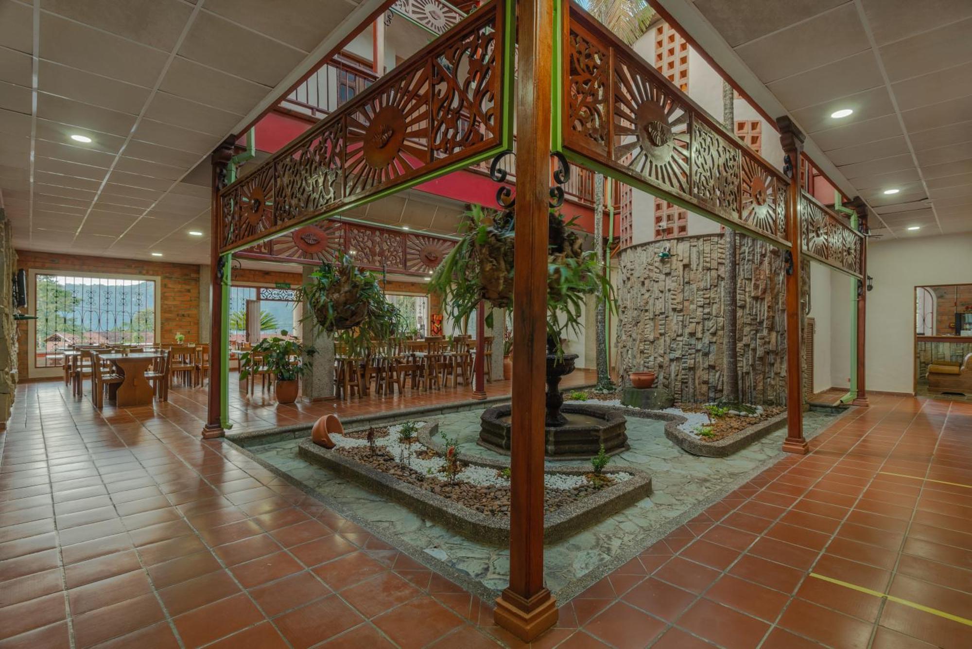 Granja Del Cafe Hotel Y Centro De Convenciones Venecia  Екстер'єр фото